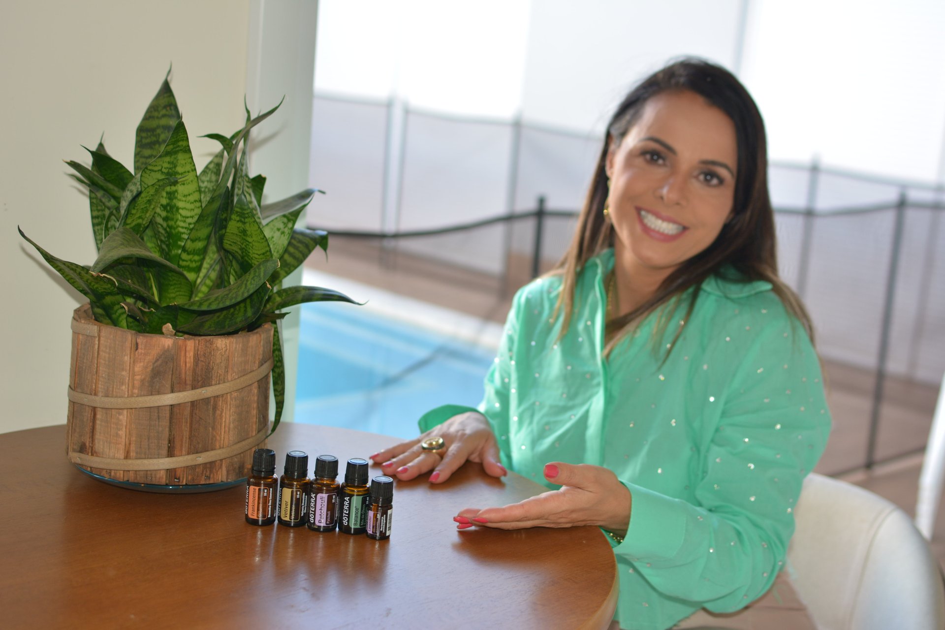 Tati Palmieri com óleos essenciais
